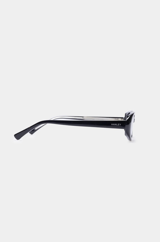 Sonnenbrille Finn Black, schmale ovale Form in Schwarz