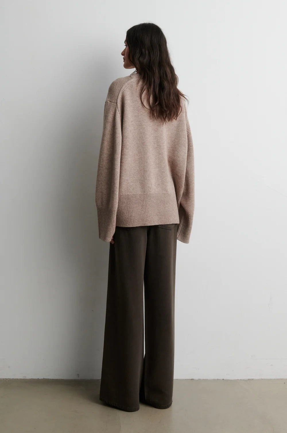 Lyocell-Jeans mit Bindegürtel in Braun/Olivgrün