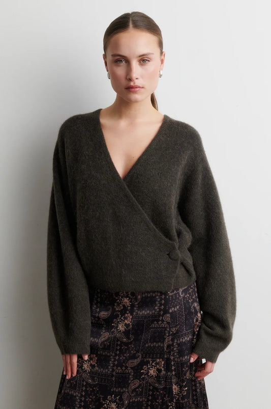 Cross Over Pullover