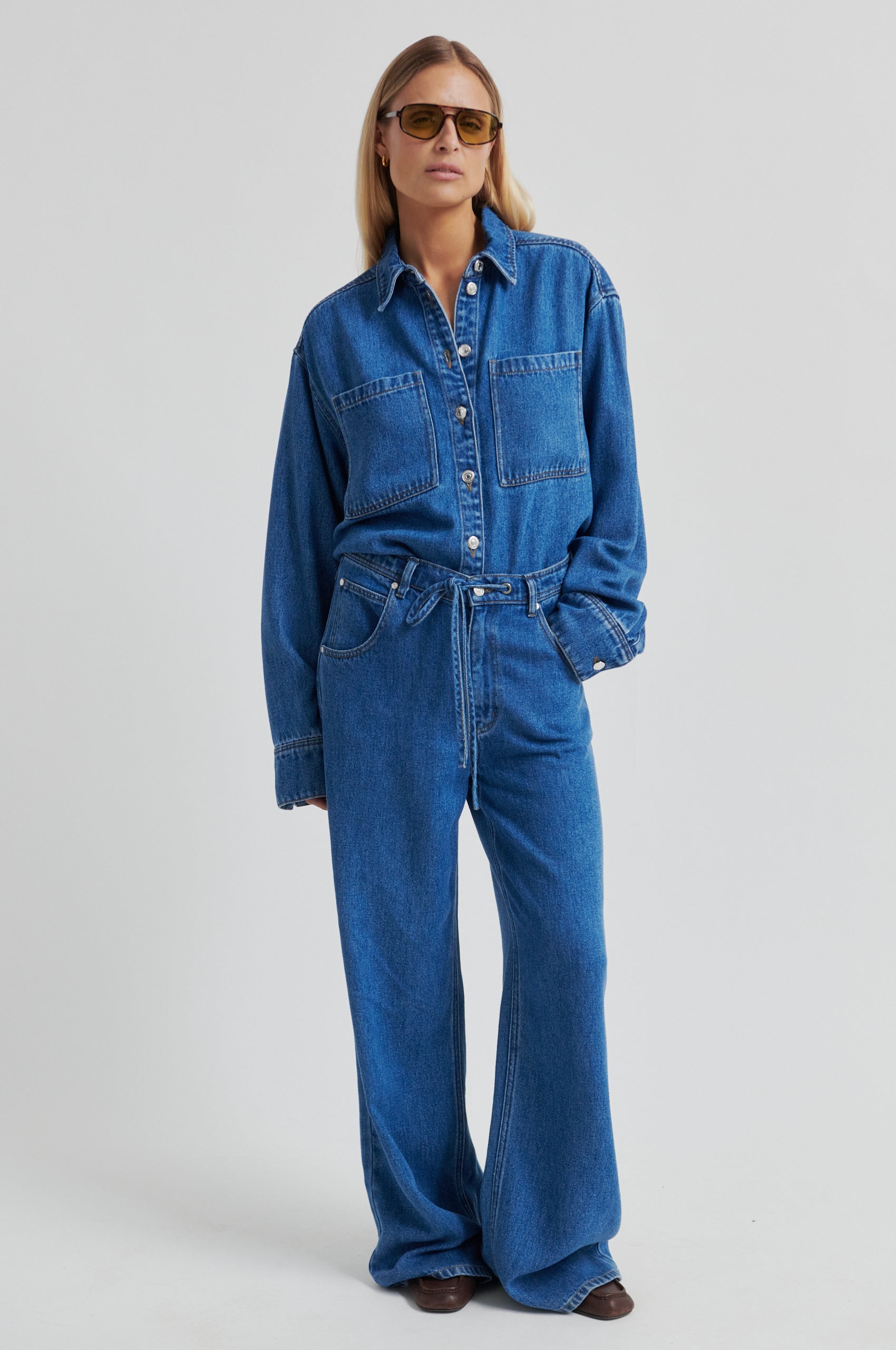 Lockere Jeans mit weitem Bein in Blau