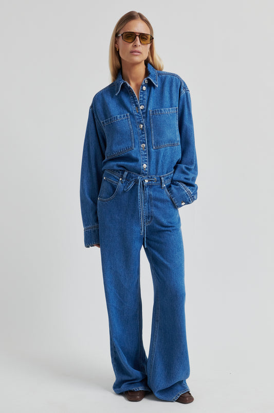 Lockere Jeans mit weitem Bein in Blau