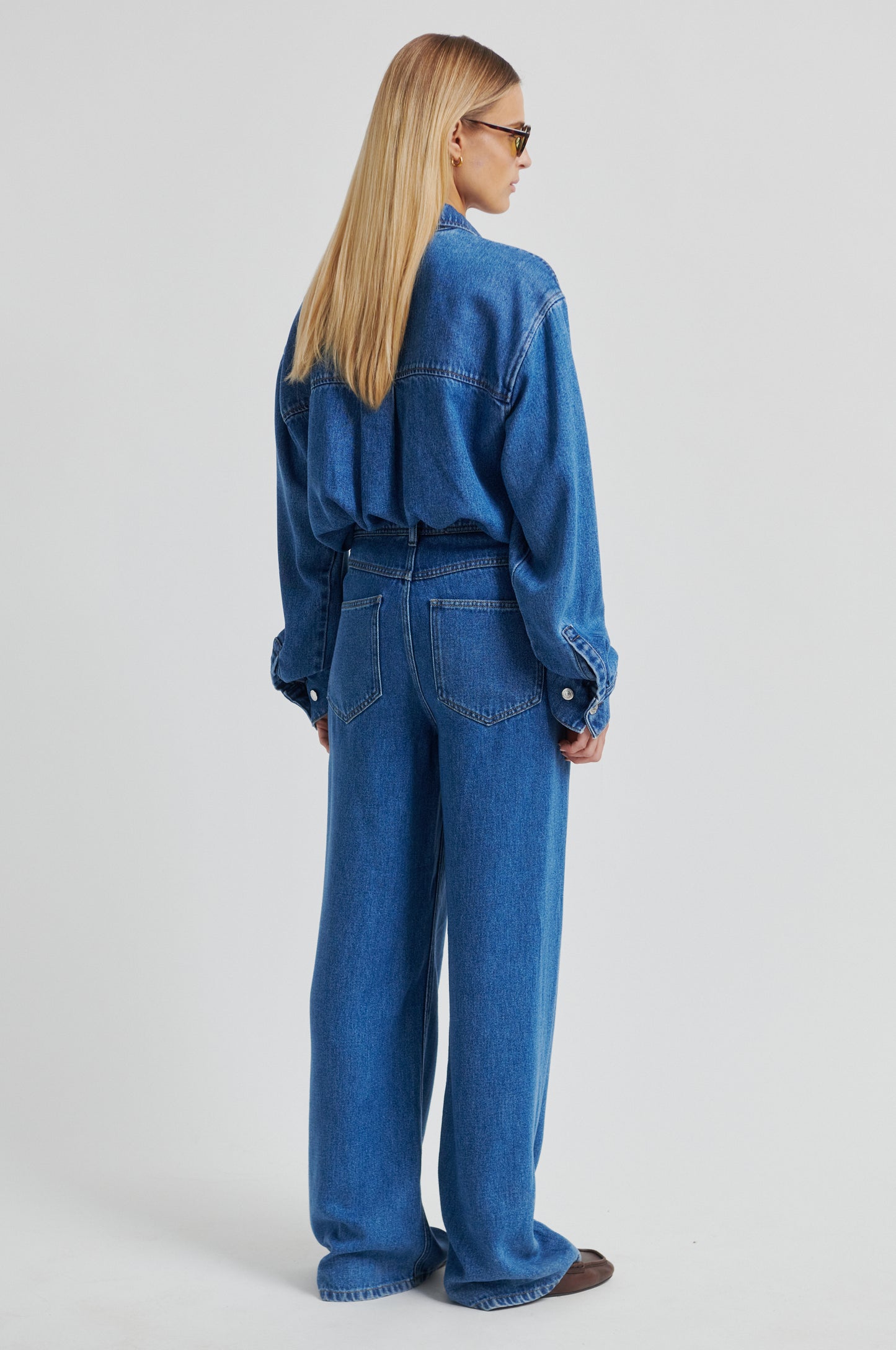 Lockere Jeans mit weitem Bein in Blau