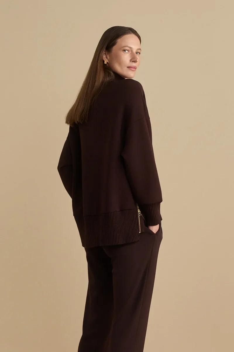 High Neck Sweater in Braun, Seitenansicht