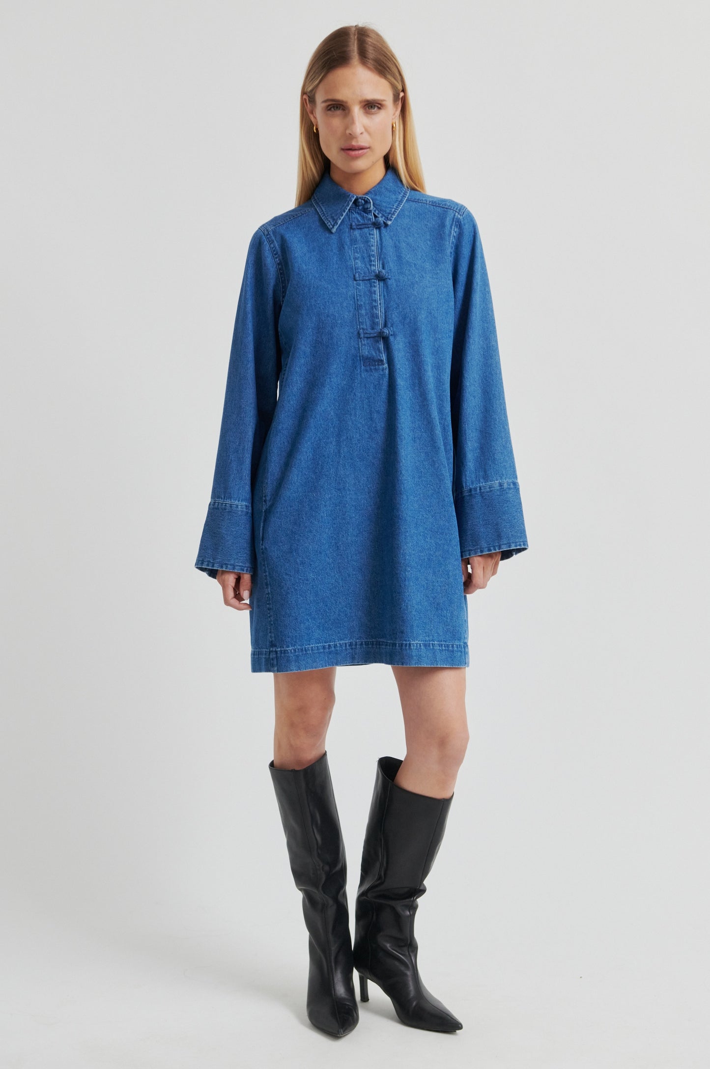 Oversize Denimkleid mit Hemdkragen