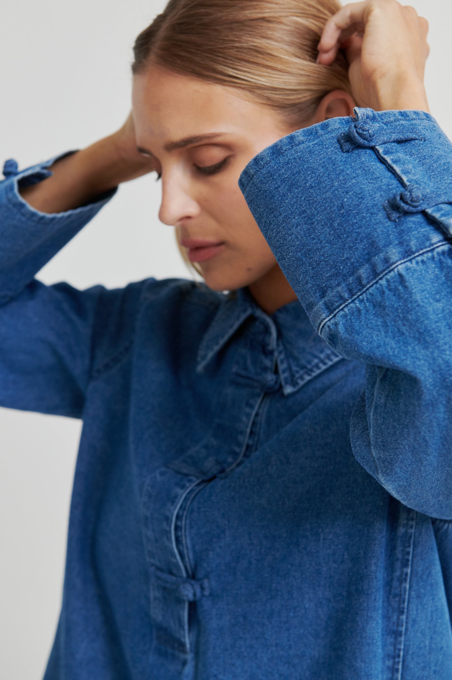Oversize Denimkleid mit Hemdkragen
