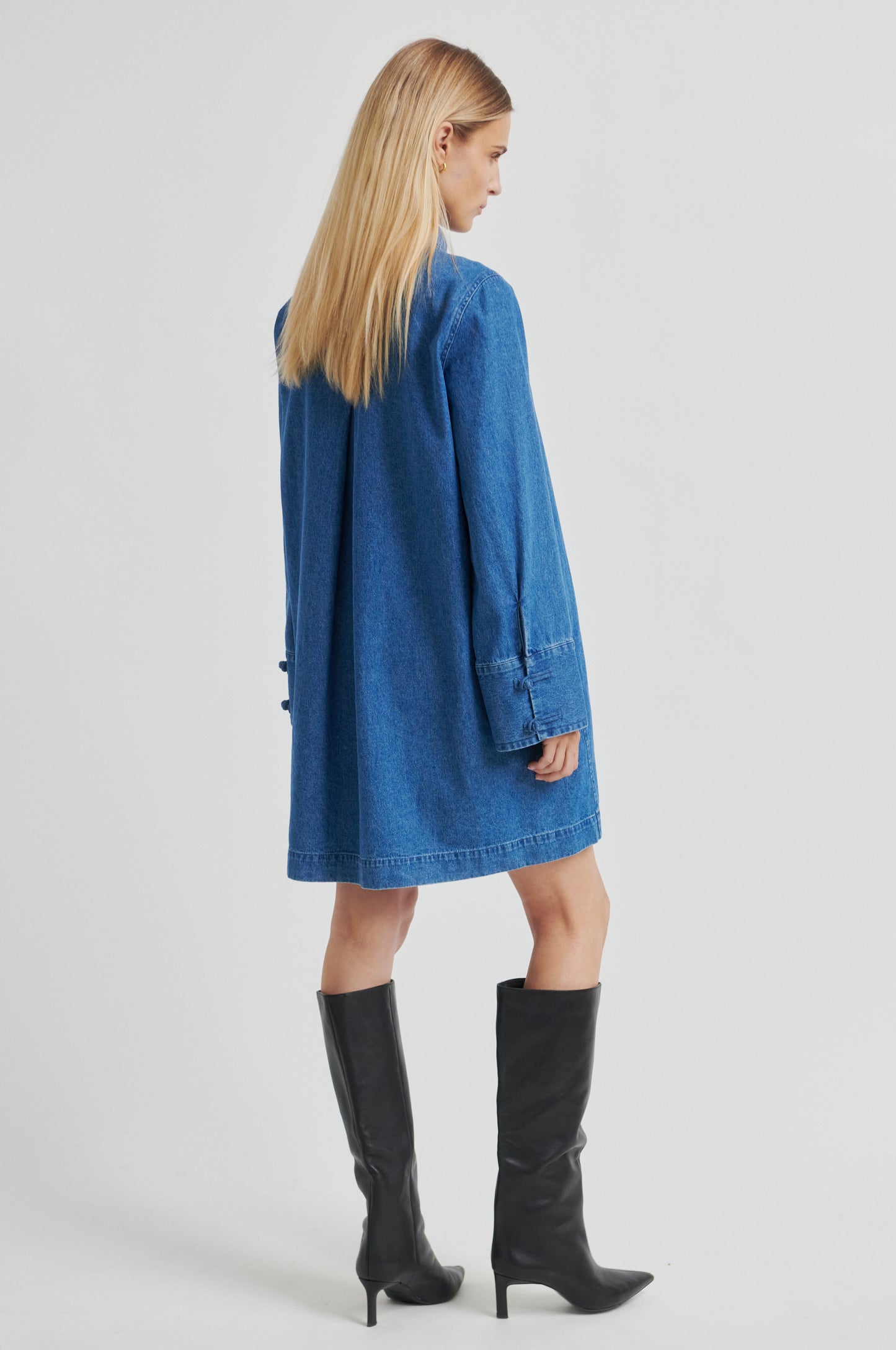 Oversize Denimkleid mit Hemdkragen
