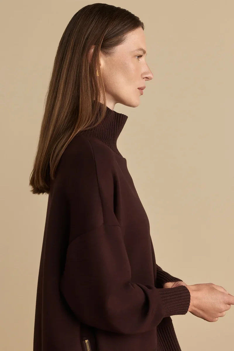 High Neck Sweater in Braun, Rückansicht