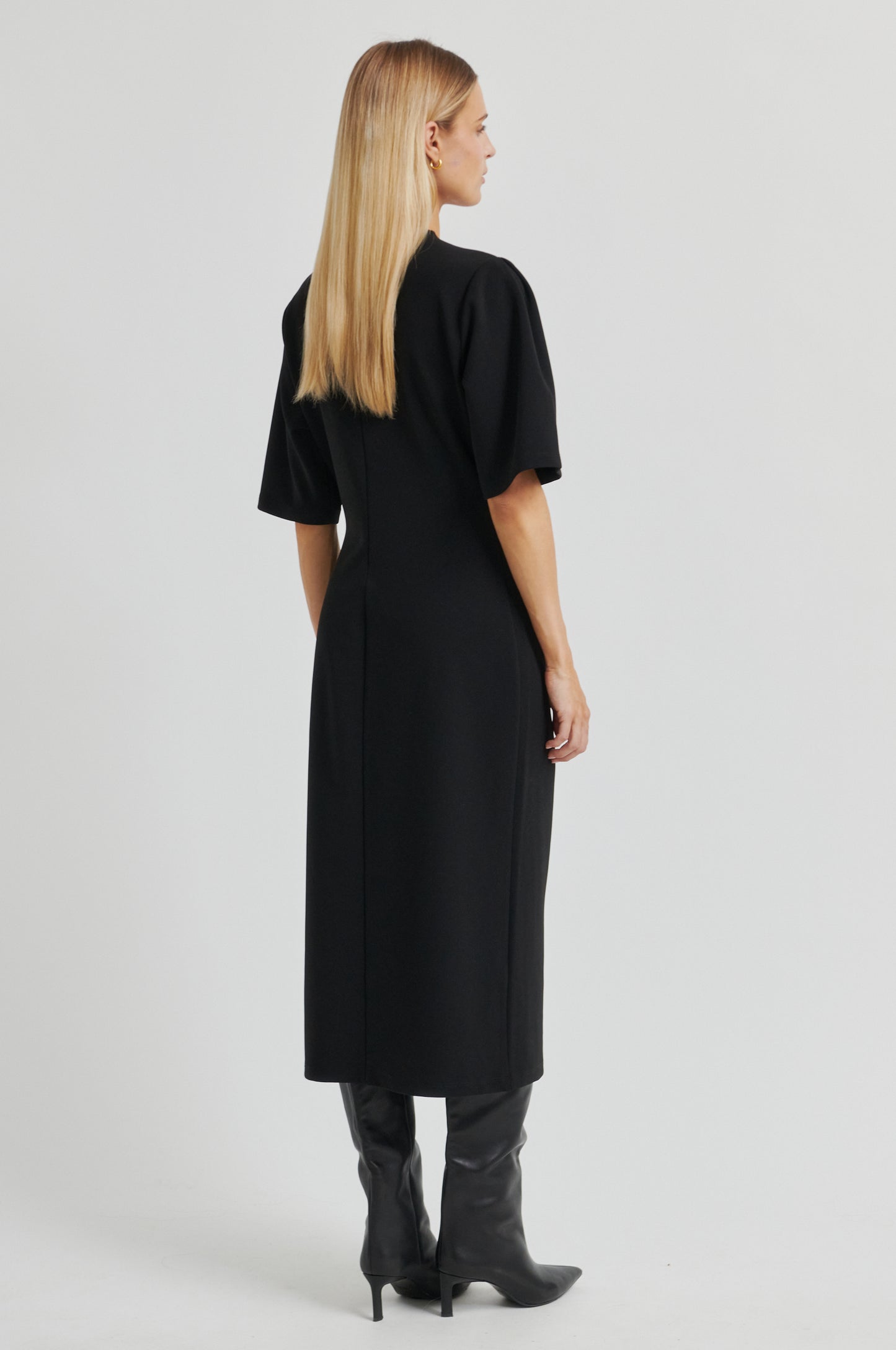Midikleid mit Drapierung in Schwarz